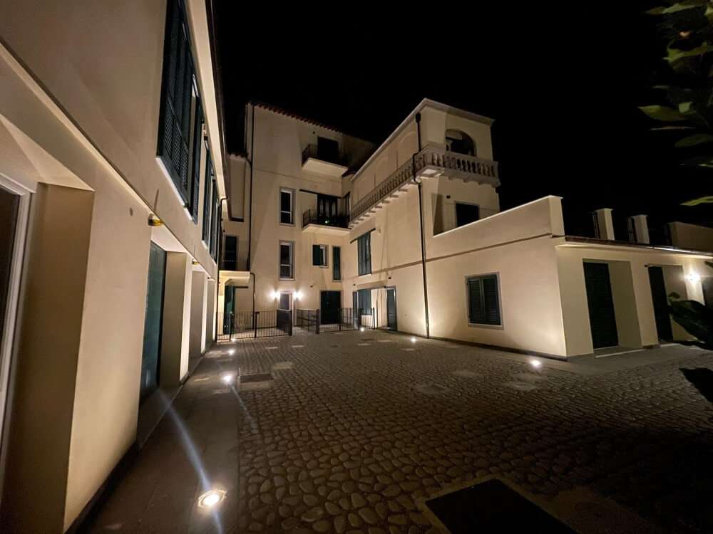 Vendita appartamento esclusivo a Pisa centro storico, con affreschi, ampie terrazze e vista Torre.
