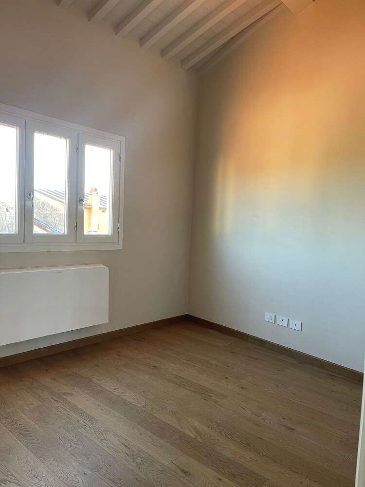 Ultimo appartamento in vendita a Pisa centro storico, con ampie terrazze e vista Torre.