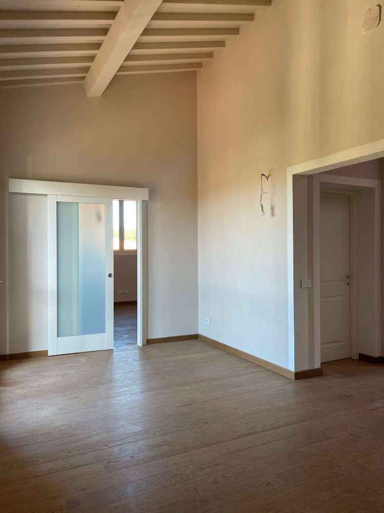 Vendita appartamento con terrazza abitabile in palazzo storico esclusivo a Pisa centro storico.