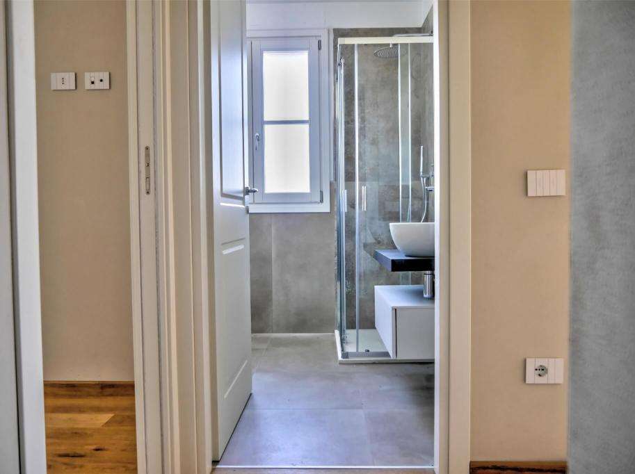 bagno di design appartamento in vendita Ghezzano Pisa