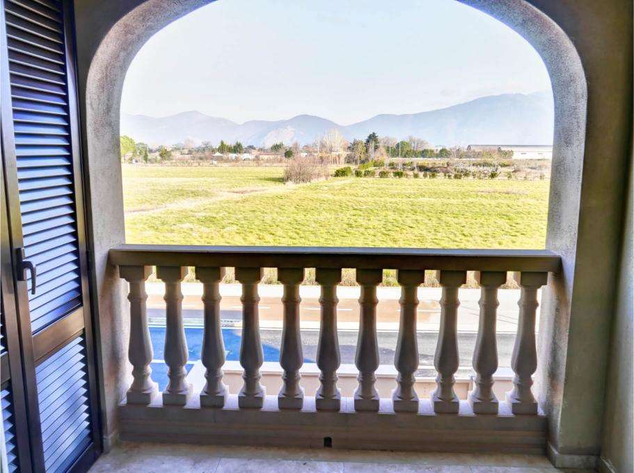 balcone con affaccio sulla campagna toscana in appartamento nuovo in vendita a Pisa